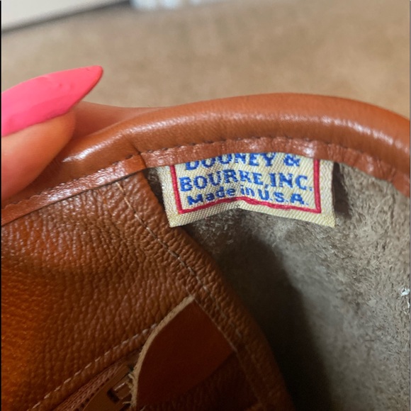 Vintage Dooney and Bourke Crossbody Purse - Picture 6 of 9